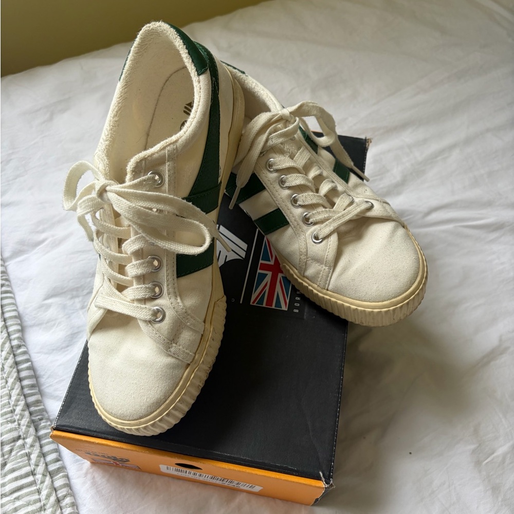 Gola sneakers